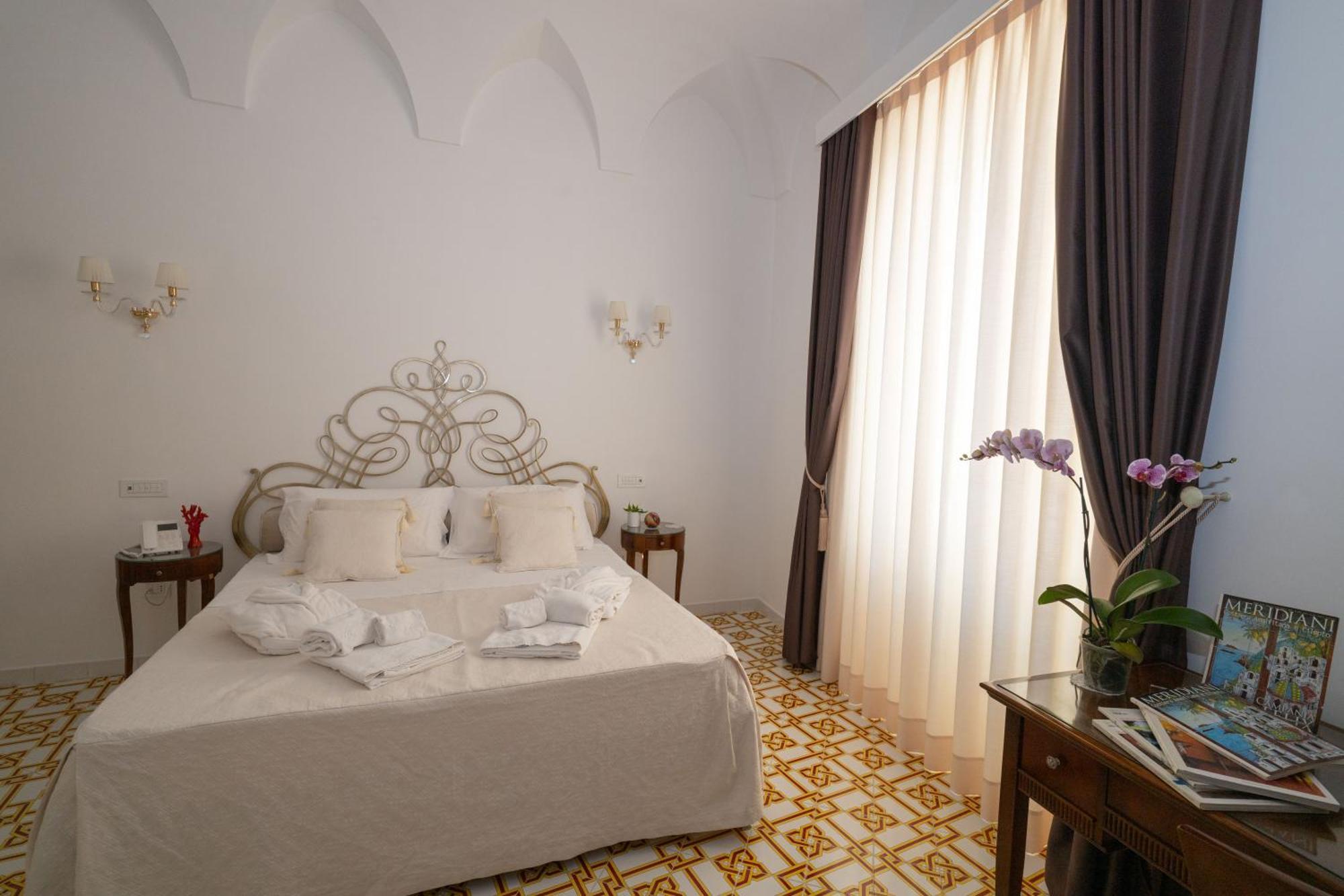 Deluxe King Suite