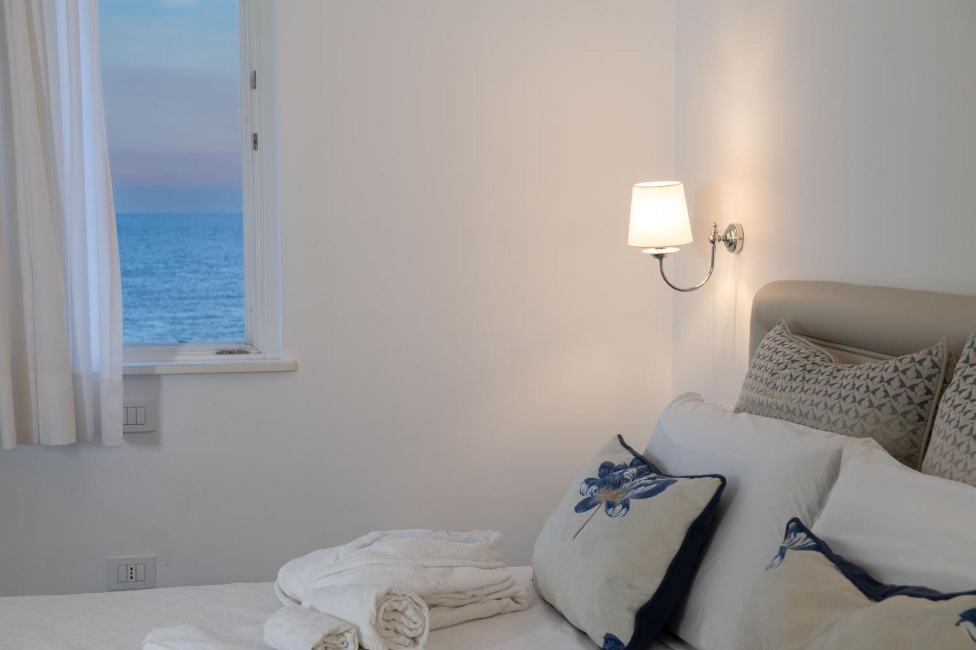 King Suite Sea View
